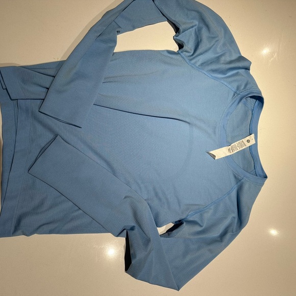 Lululemon blue long sleeve - Picture 2 of 4